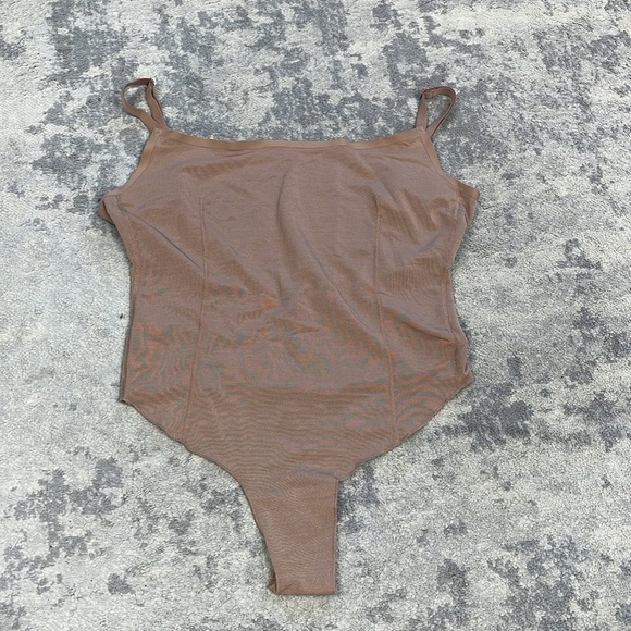 New Skims Fits Everybody Square Neck Scoop Back Bodysuit Tan Sz XL - Picture 4 of 8